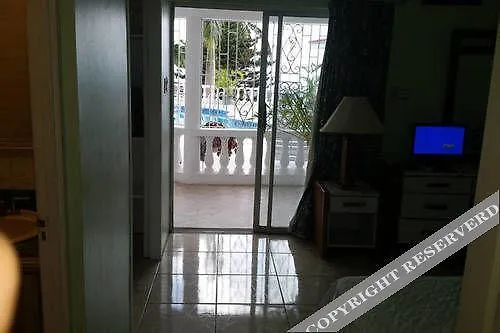 *** Ξενοδοχείο Chateau De La Rose Bed And Breakfast Μοντέγκο Μπέυ Τζαμάικα