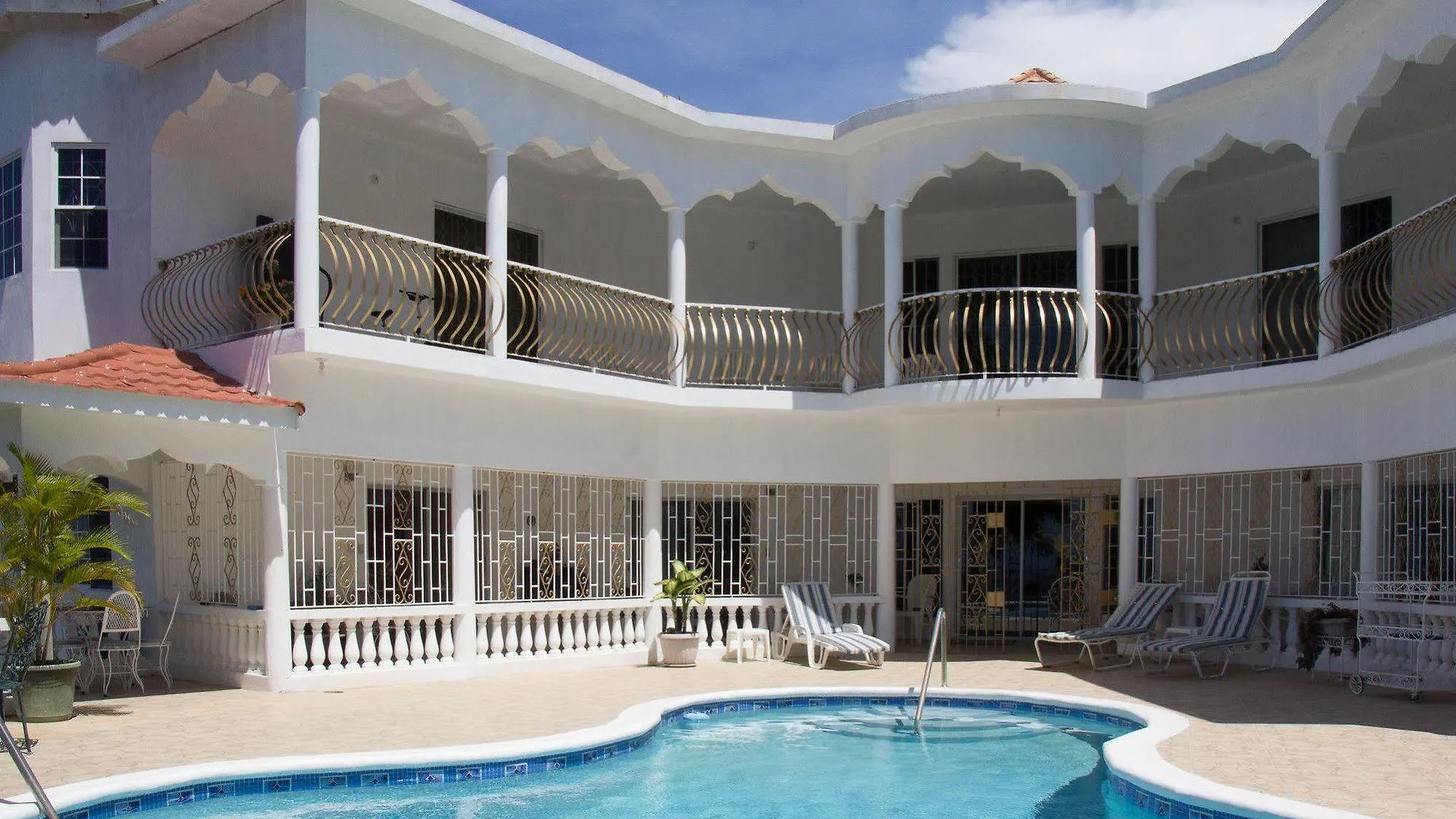 *** Ξενοδοχείο Chateau De La Rose Bed And Breakfast Μοντέγκο Μπέυ Τζαμάικα